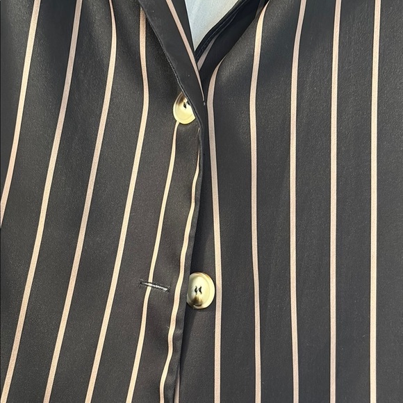 SHEIN Black and White Pinstriped Blazer - Picture 5 of 9